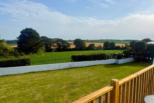 7 Penmeneth, Helston photo 3