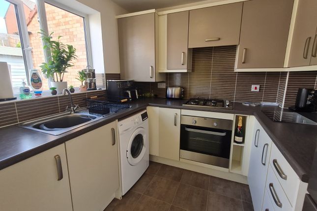 23, Plowes Way, West Yorkshire photo 4