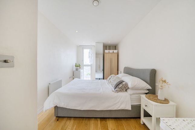 Grosvenor Waterside, Pimlico photo 4