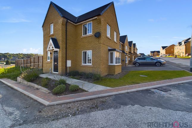 Thumbnail Detached house for sale in Poplars Park Avenue, Bradford