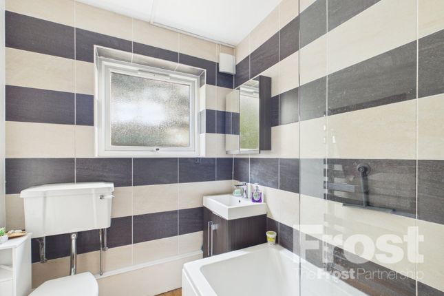 Thirlmere Avenue, Slough photo 2
