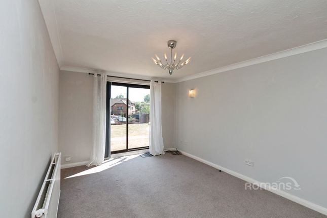 Flat 4 Friars Court, Lych Gate Close, Sandhurst photo 4