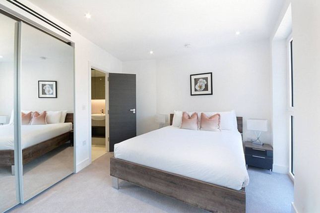 Thumbnail Flat to rent in Blackfriars Road, Southwark, London