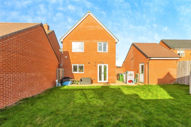 31, Blue Rock Drive, Buckinghamshire photo 4