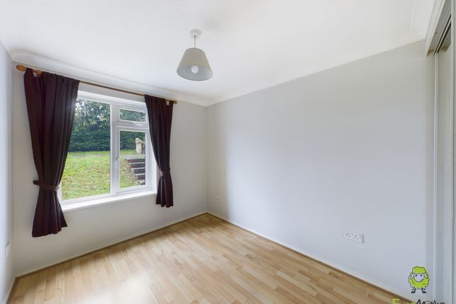 Terraced house to rent in Collingwood House, London Road, Greenhithe