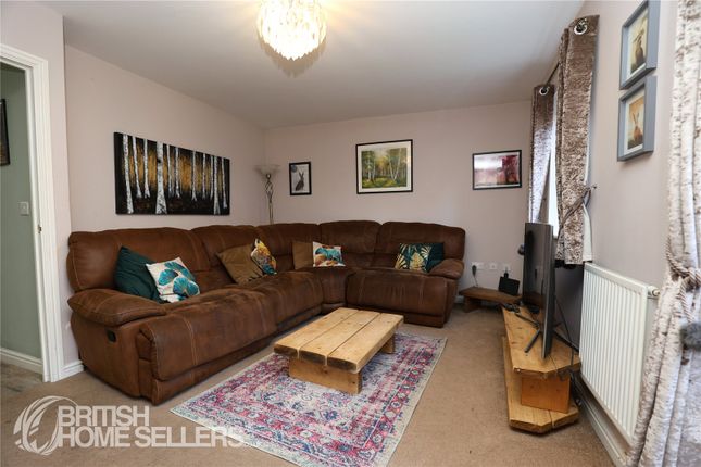 10, Meadow Rise, Gloucestershire photo 3