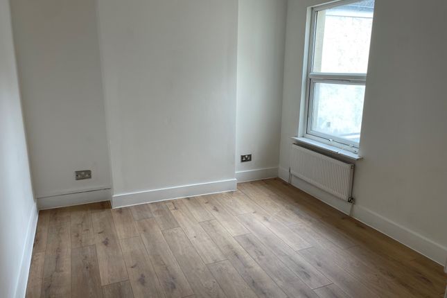 16A, Brightwell Avenue, Westcliff-on-Sea photo 3