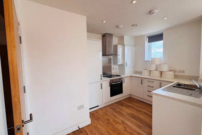 22 Amber Court, Bowes Road, LONDON photo 5