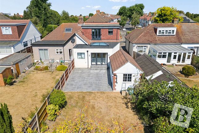 8, Cranston Park Avenue, Upminster photo 2
