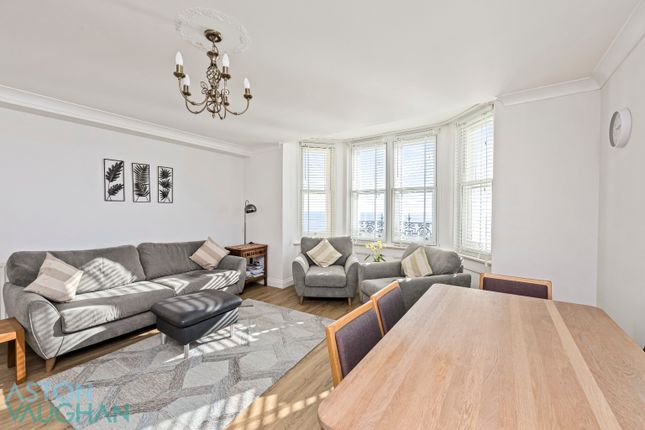 Flat 25, Royal Crescent Mansions, Brighton photo 3