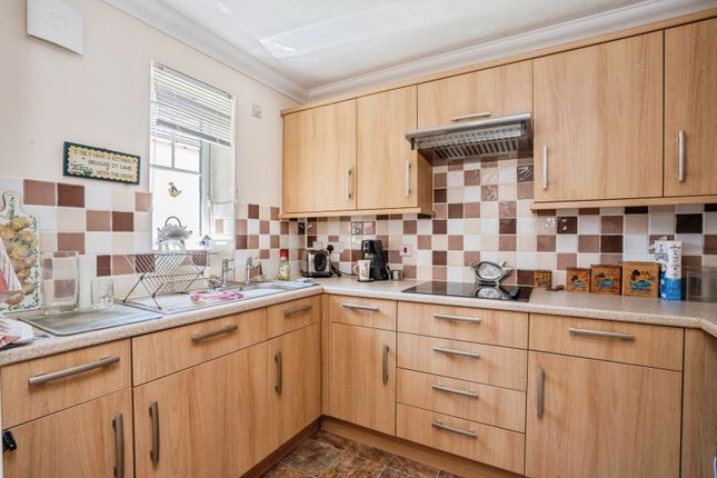 Flat 22, Mulberry Lodge, 26, New Brighton Road, Hampshire photo 4