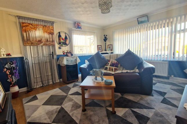 Mobile/park home for sale in Cliff Top Park, Garforth, Leeds