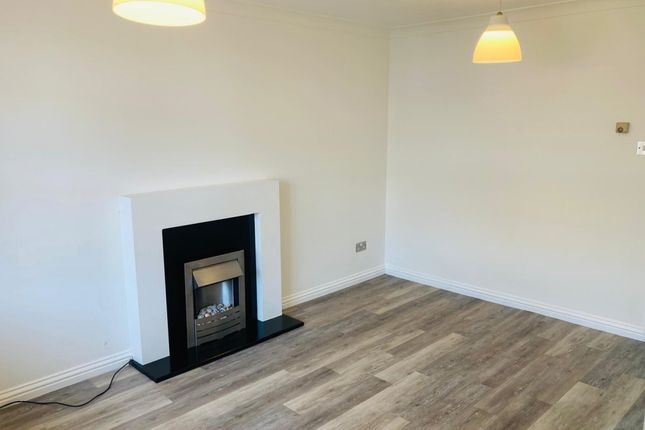 19, Primrose Copse, Horsham photo 2