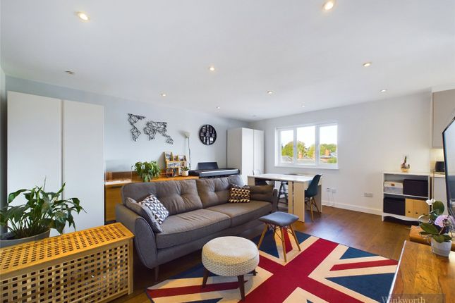 Thumbnail Flat for sale in Cottage Grove, Surbiton