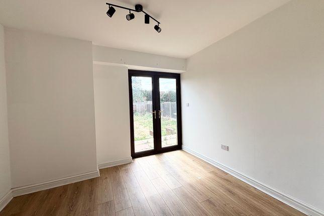 120, Harborough Road, Oadby photo 5