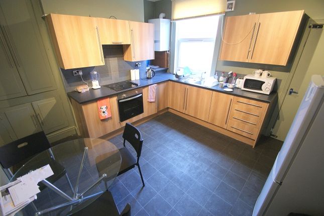 33, Hessle View Hyde Park, Leeds photo 4