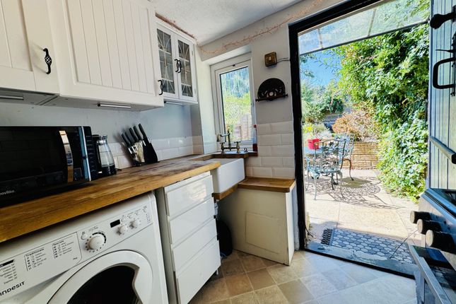 7, Hunts Cottages, Hartley Wintney photo 4