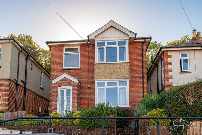 3-bed detached on 63, Whitepit Lane, Newport, PO30, £250,000