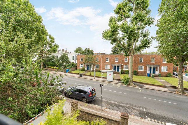 Flat for sale in Grove Lane, London