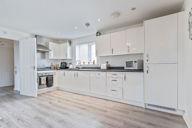 Flat 4, 25 Swan Crescent, Newport photo 2