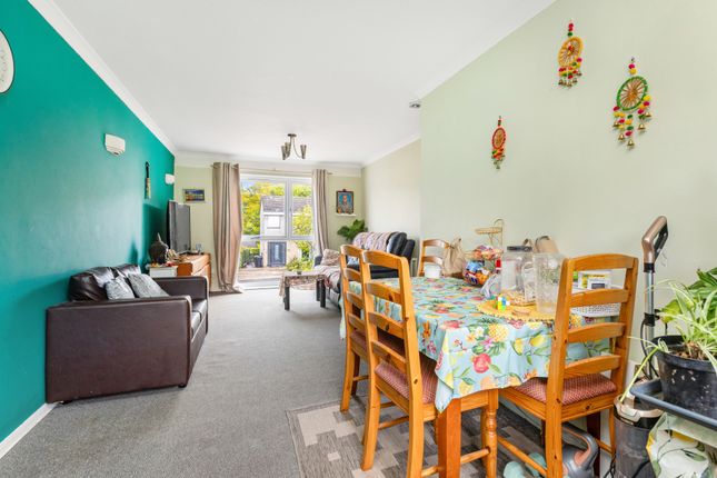 12, Buckstone Neuk, Buckstone, Edinburgh photo 4