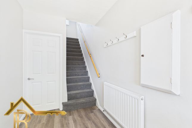 75, North Hill Drive, Romford photo 2