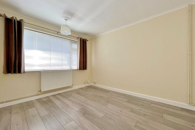 4, Blagrave Close, Didcot photo 2