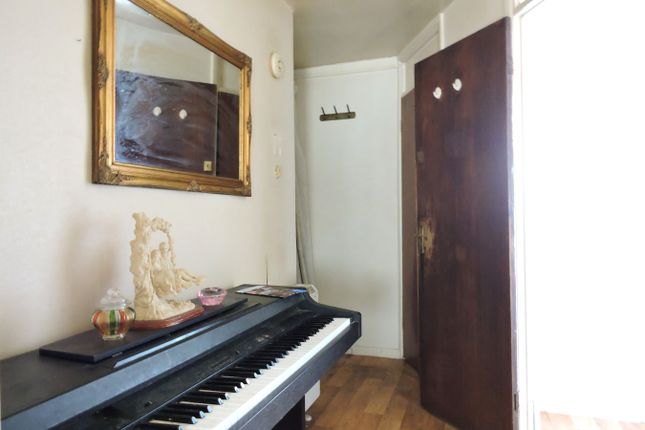 35, Hansart Way, Enfield photo 4