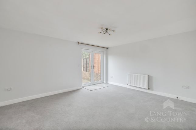 61, Endeavour Court, Plymouth photo 4