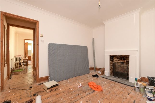 Godstone Road, Caterham photo 4