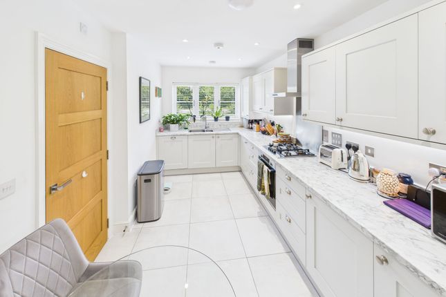 7 Oak Drive, Chipping Norton photo 4