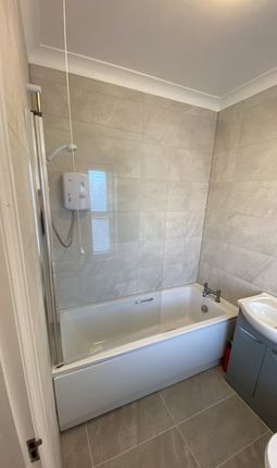 11, Cathedral Walk, Chelmsford photo 2