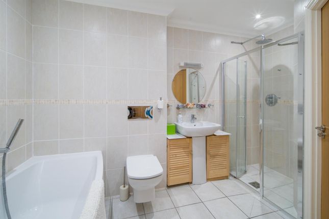 Flat for sale in Afton Down, Freshwater