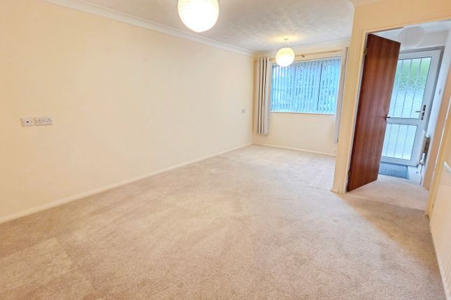 9, Bishops Court, Sleaford photo 3