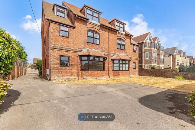Flat, Greenlea Keyhaven Road, Lymington photo 3