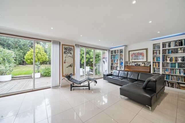 20, Broadfields Avenue, Edgware photo 4
