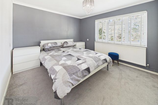 11 Albert Crane Court, Framfield Close, Crawley photo 4