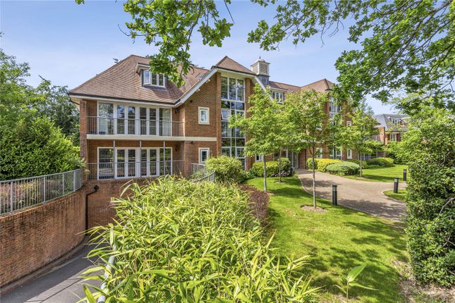 Thumbnail Flat for sale in The Groves, 46 Station Road, Beaconsfield, Buckinghamshire
