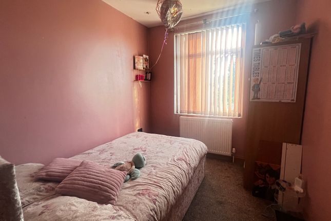 125, Waller Avenue, Luton photo 5