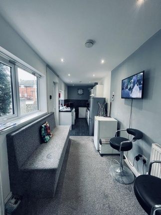 Room to rent in 41, Harley Street, Stoke-On-Trent ST1