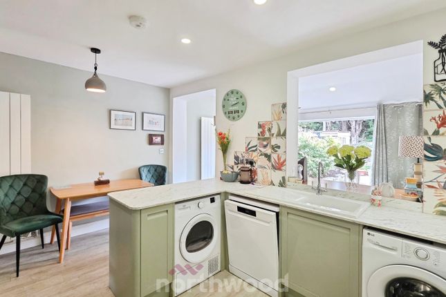 7, Pembroke Rise, Doncaster photo 4