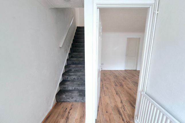 100 Great Mistley, Basildon photo 4