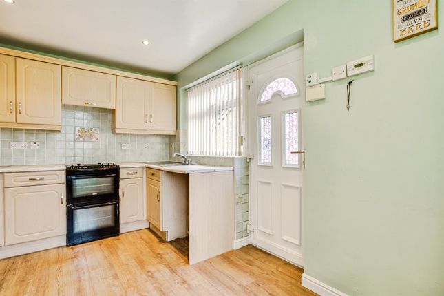 18, Cherry Tree Road, Wakefield photo 2