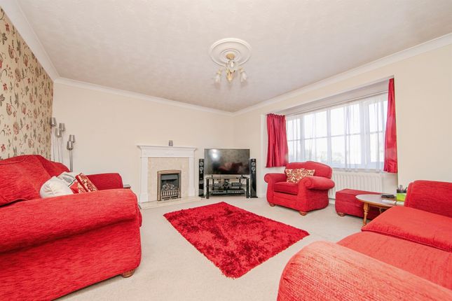 8, Oak Eggar Chase, Ipswich photo 4