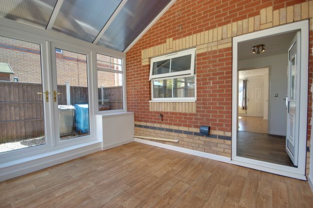 21, Charnwood Close, Hull photo 4