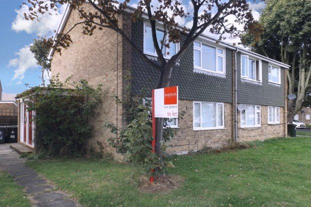 Thumbnail Flat to rent in Harewood Crescent, Whitley Bay