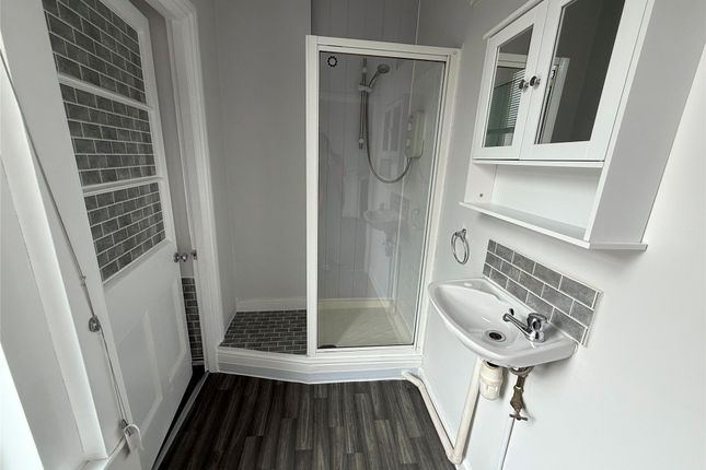 Flat 2, 25, New Street, Devon photo 4