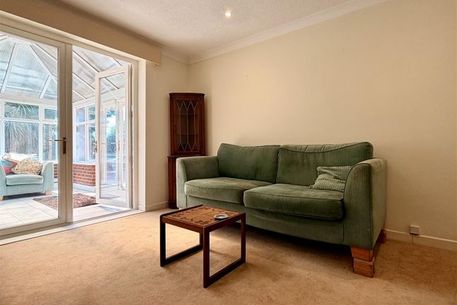 41, St. Marys Crescent, Doncaster photo 3