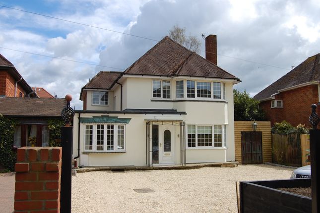 Thumbnail Detached house to rent in Holtspur Top Lane, Beaconsfield