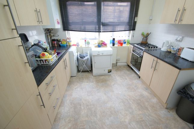 Terraced house to rent in Raven Road, Hyde Park, Leeds